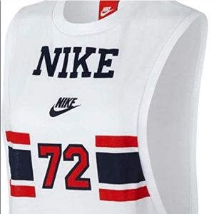 Nike 72 Wide Side Tank Top